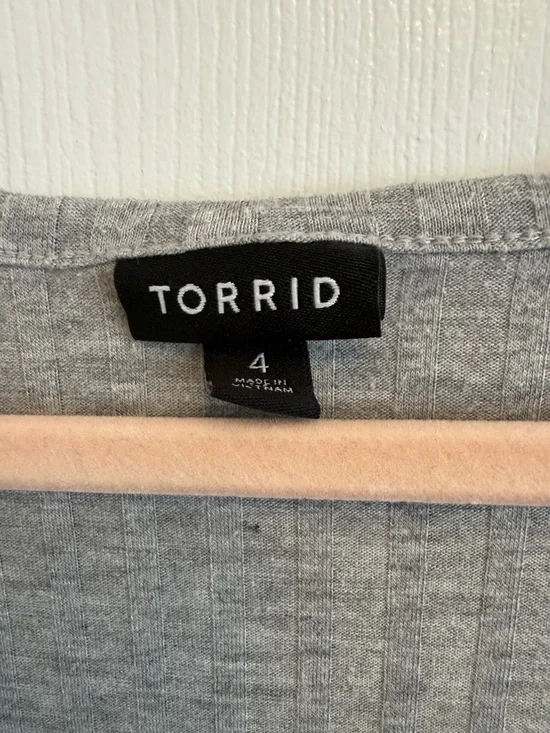 Torrid Gray Short Sleeve Ribbed Henley Bodysuit Sz 4X - Picture 2 of 7